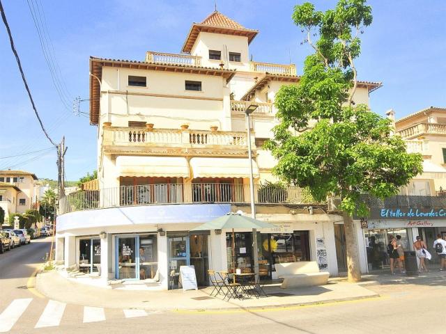 Bienvenido a esta casa adosada ubicada en el encantador barr. 532m² Palma de Mallorca