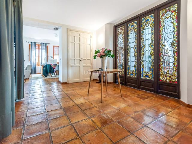 Bienvenido a esta Finca bellamente remodelada, situada en un. 542m² Mutxamel