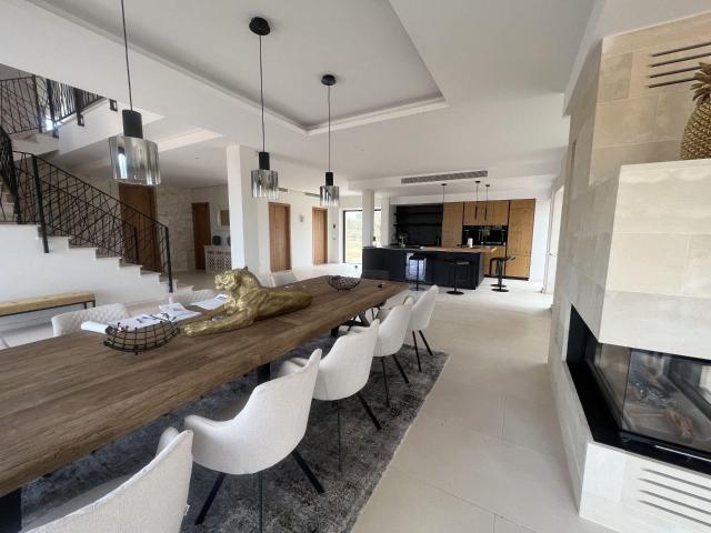 Bienvenido a esta finca en venta en la hermosa zona de Santa. 600m² Santanyí