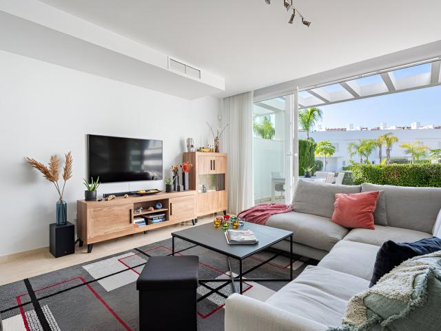 Bienvenido a esta impresionante casa adosada en una urbaniza. 190m² Marbella