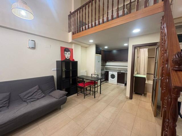 ¡Bienvenido a tu nuevo hogar! ESTUDIO PRADERA DE SAN ISIDRO, S.L. VENDE una planta baja DÚPLEX en Calle Alejandro Sánche