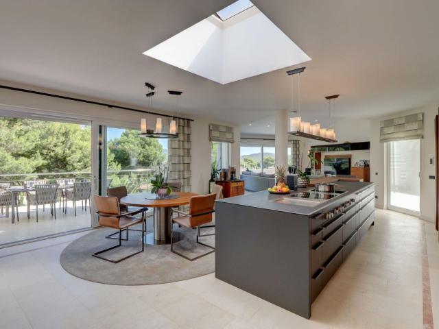 ¡Bienvenido a tu villa de ensueño en Nova Santa Ponsa, Santa. 305m² Santa Ponça