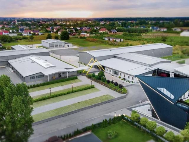 Do sprzedania kompleks biurowo magazynowy klasy A 7500 m²