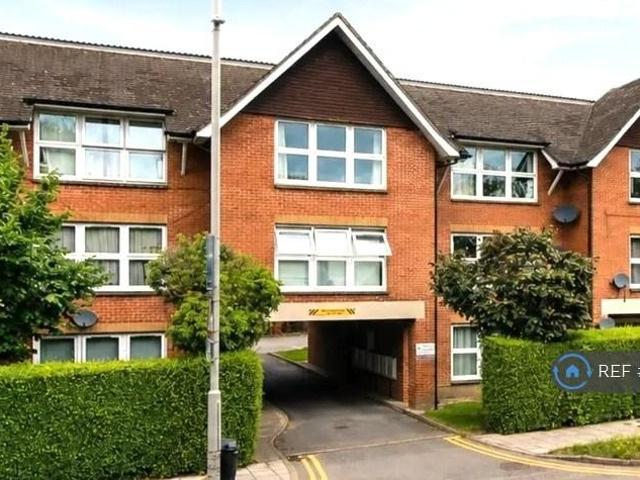Bierton Road, Aylesbury, HP20 2 bed flat to rent £1,200 pcm £277 pw