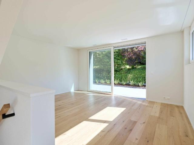 Bifamiliar house with 4.5 rooms on sale in Gersau 188 m² | dreamo. Ch