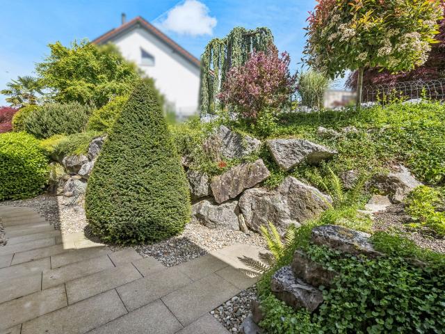 Bifamiliar house with 5.5 rooms on sale in Geroldswil 150 m² | dreamo. Ch