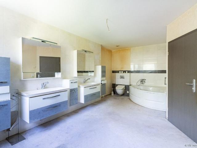 Bifamiliar house with 5 rooms on sale in Full Reuenthal 242 m² | dreamo. Ch