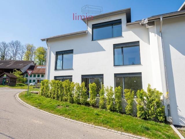 Bifamiliar house with 6.5 rooms on sale in Amlikon Bissegg 182 m² | dreamo. Ch