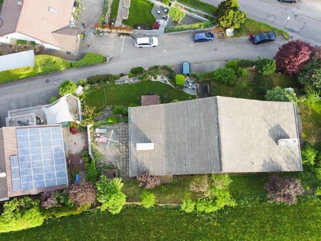 Bifamiliar house with 6.5 rooms on sale in Wattenwil 165 m² | dreamo. Ch