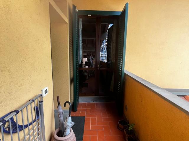 BIFAMILIARE in VENDITA a CAMPI BISENZIO SAN LORENZO di 4 vani