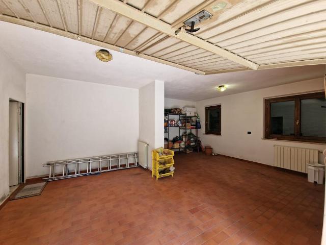 BIFAMILIARE in VENDITA a ARCIDOSSO di 10 vani