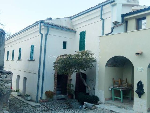 Bifamiliare in vendita a Vicoli