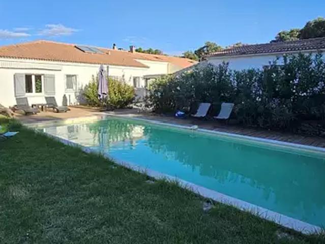 Biguglia 20620 Location maison 7 pièces t7 piscine jardin
