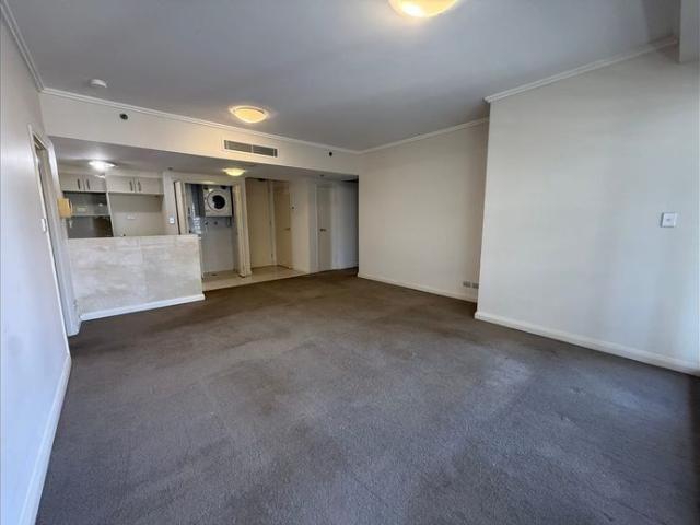 Big 2 bedrooms 2 bathrooms in CBD