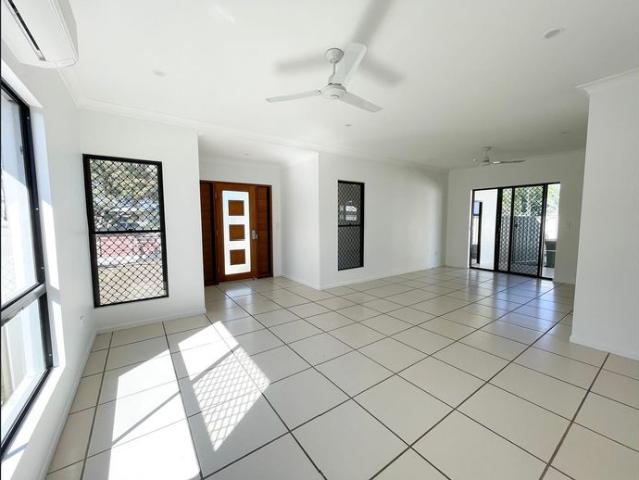 Big 4 Bedroom, Fully air conditioned home