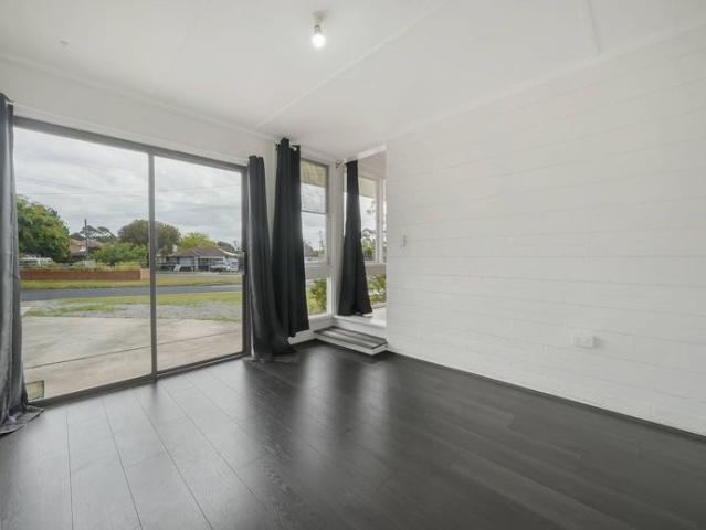 BIG 4 BEDROOM + STUDY FAMILY HOME !