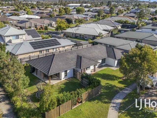 Big 672m2 Block With Private Yard overlooking Greenspace!
