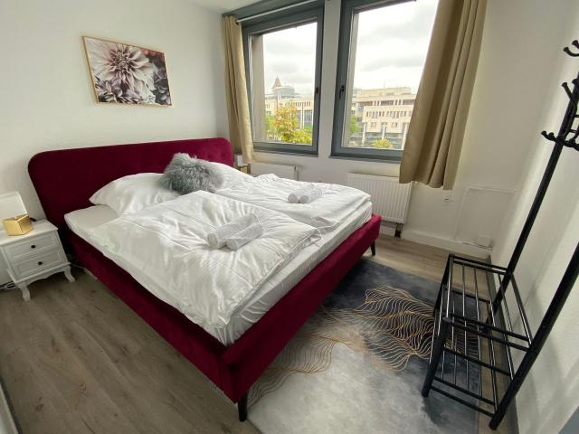 Big, central apartment in Stuttgart, Stuttgart Amsterdam Apartments for Rent
