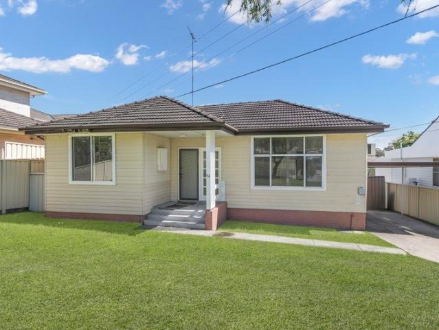 Big Backyard Close to Shops & Transport Freshly Painted Throughout
