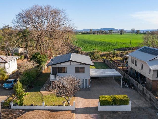 BIG BACKYARD, BEAUTIFUL RURAL OUTLOOK & MINUTES FROM GATTON CBD Open Fri 9th & Sat 10th Oct