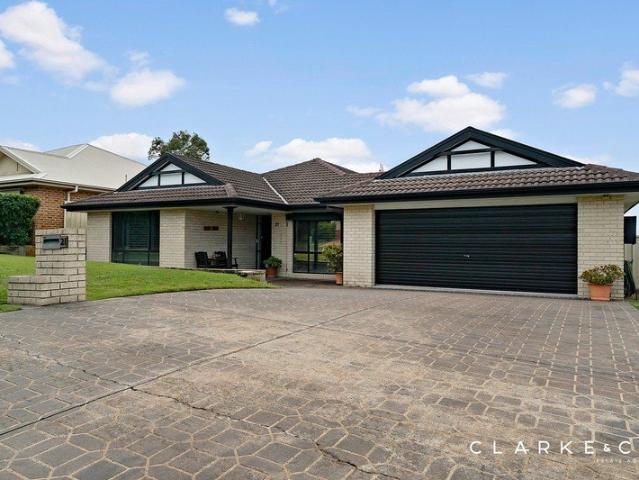 BIG BACKYARD, FAMILY FLEXIBILITY AND FUTURE OPPORTUNITY!