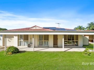BIG BACKYARD, SOLAR & FAMILY COMFORT!