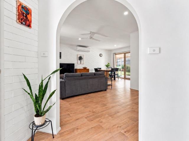 BIG BACKYARD, QUIET CUL DE SAC & PLENTY OF POTENTIAL!