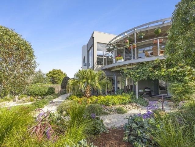 BIG & BEAUTIFUL WITH SPACE AND OCEAN VIEWS!