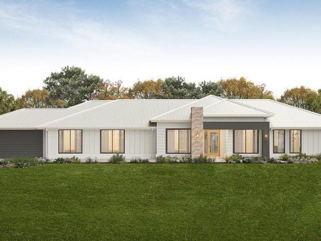 Big Big Exclusive Acreage Home And Only A Short Stroll To The Beach!