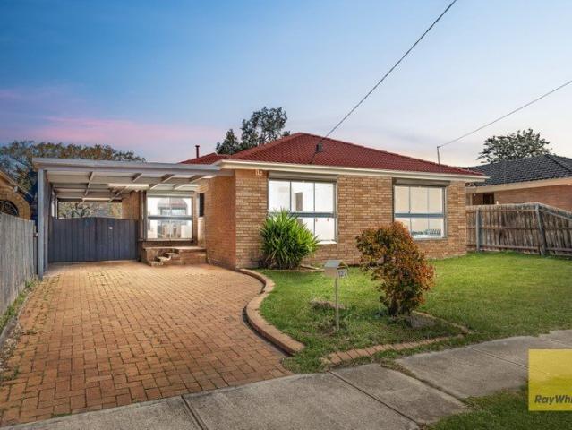 BIG BLOCK. BEAUTIFUL HOME. ENDLESS POSSIBILITIES!