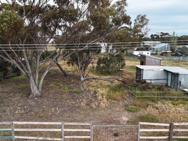 Big Block, Big Dreams 2,125m² of Opportunity!