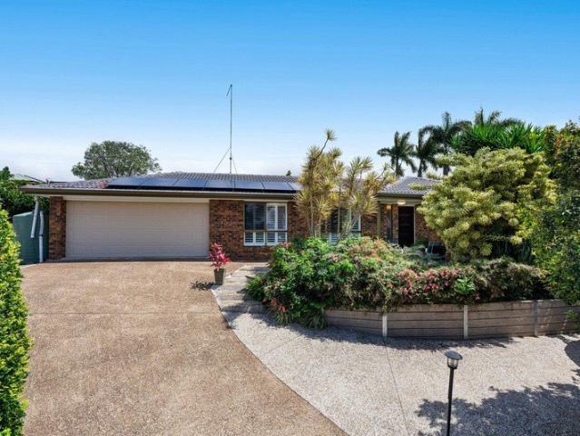 Big Block, Big Entertaining & a Pool | Family Living on 839m²