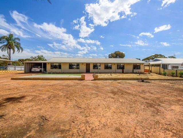 Big Block, Big Home & Room for the Whole Family