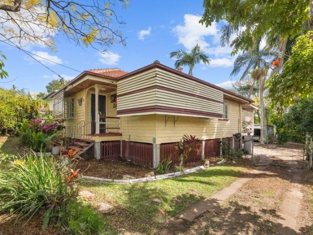 Big Block. Big Potential. Your Next Move Starts Here. 615sqm of Opportunity in a Sought After Carina Heights Location