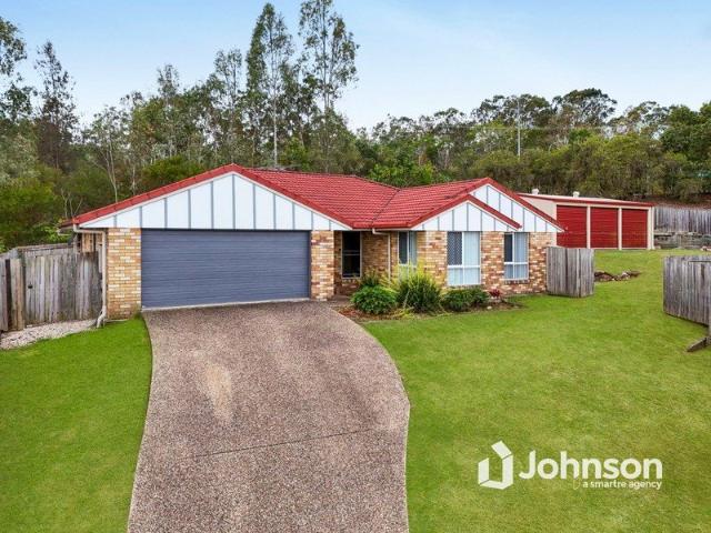 BIG BLOCK, BIG SHED & BEAUTIFULLY MAINTAINED FAMILY LIVING ON NEARLY 800m²