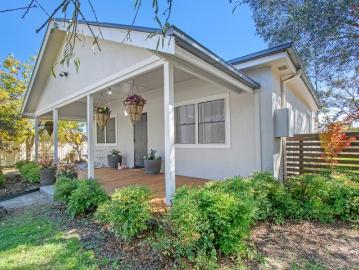 Yass, Yass Valley, Victoria - Garden, Parking