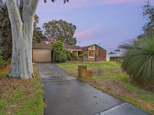 BIG BLOCK ENERGY! 928sqm ESTABLISHED TREES R40