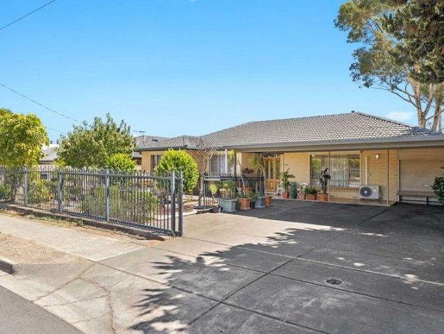 Big Block Living with Endless Opportunity!