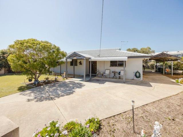BIG BLOCK LIVING WITH ENDLESS POTENTIAL!