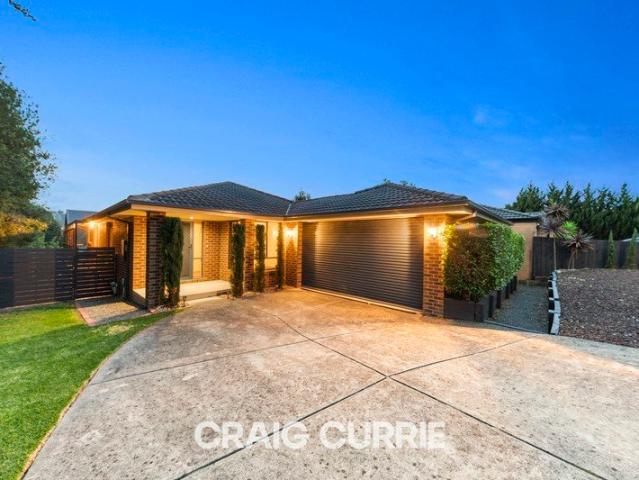 BIG BLOCK SUPERB HOME!