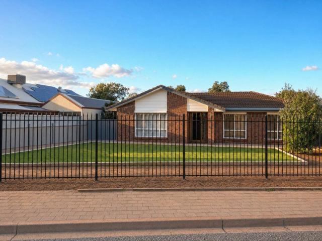 Big brick home, bigger shedding 922sqm at the foothills of the Flinders