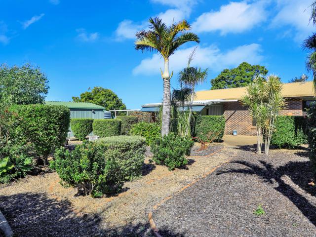 Big family brick home on 3 acres just 15min to the cbd!