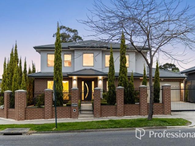 Big Family Corner Residence with Smart Living Appeal