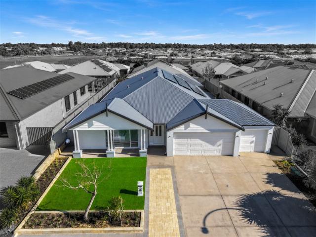 Big Family Entertainer with Triple Garage, Solar Power & Exceptional Outdoor Space