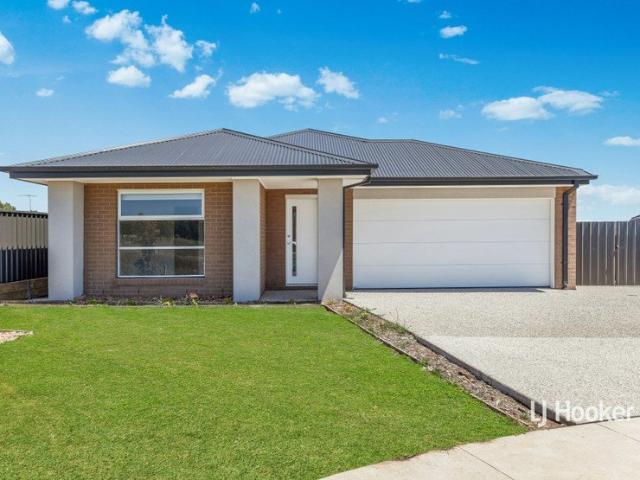 BIG FAMILY HOME IN QUIET COURT
