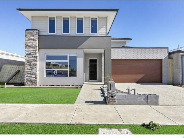 Big Family Home Optional Masters and Great Neighbours