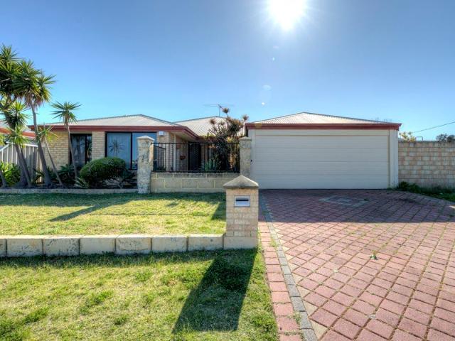 BIG FAMILY HOME + POOL + HUGE GAMES ROOM