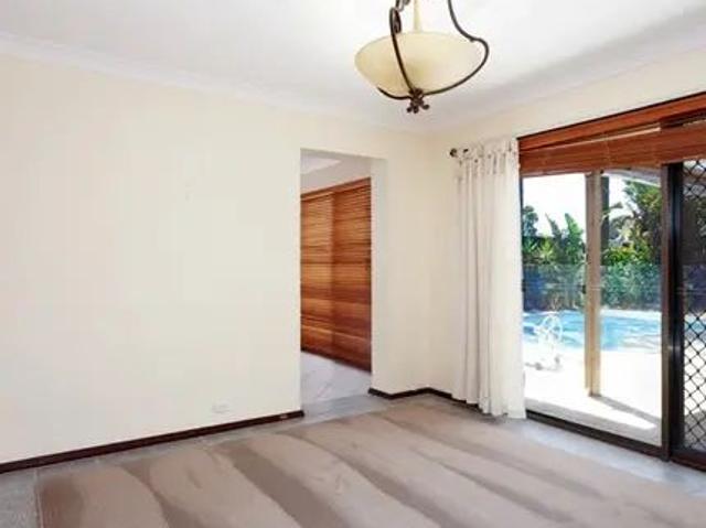Big Family Home with Pool, Games Room & Study