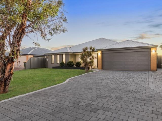 BIG FAMILY LIVING IN A PRIME BYFORD LOCATION