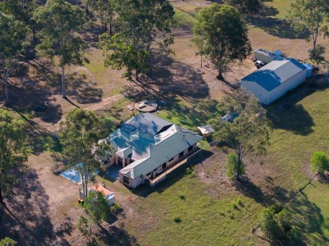 Big House, Big Shed, Big Block, Just Minutes From Town!